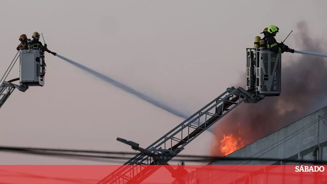 Incêndio no Prior Velho extinto, destruídos mais de 200 carros