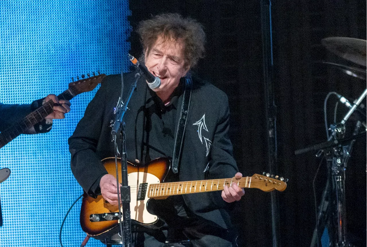 Bob Dylan to Cover ‘Don’t Fence Me In’ for Ronald Reagan Biopic