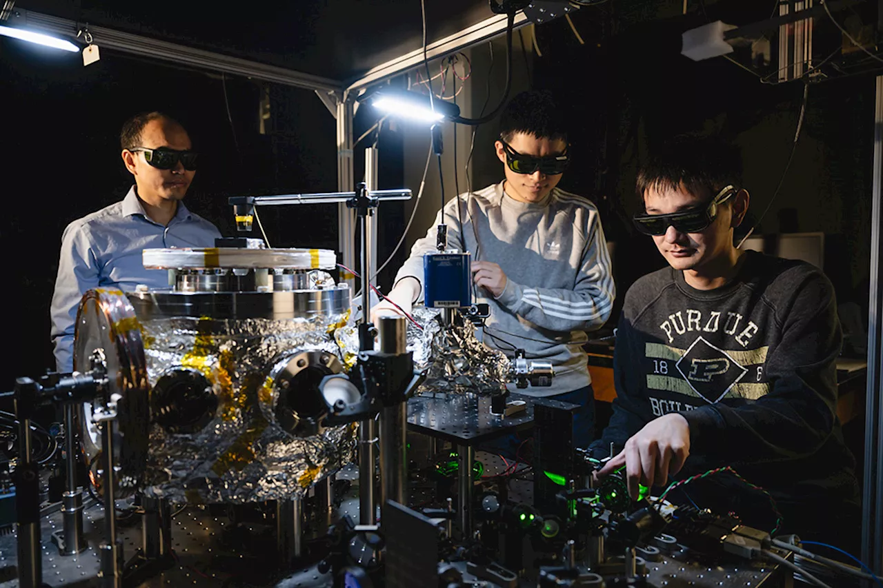 Physicists Throw World’s Tiniest Disco Party With Levitated Nanodiamonds