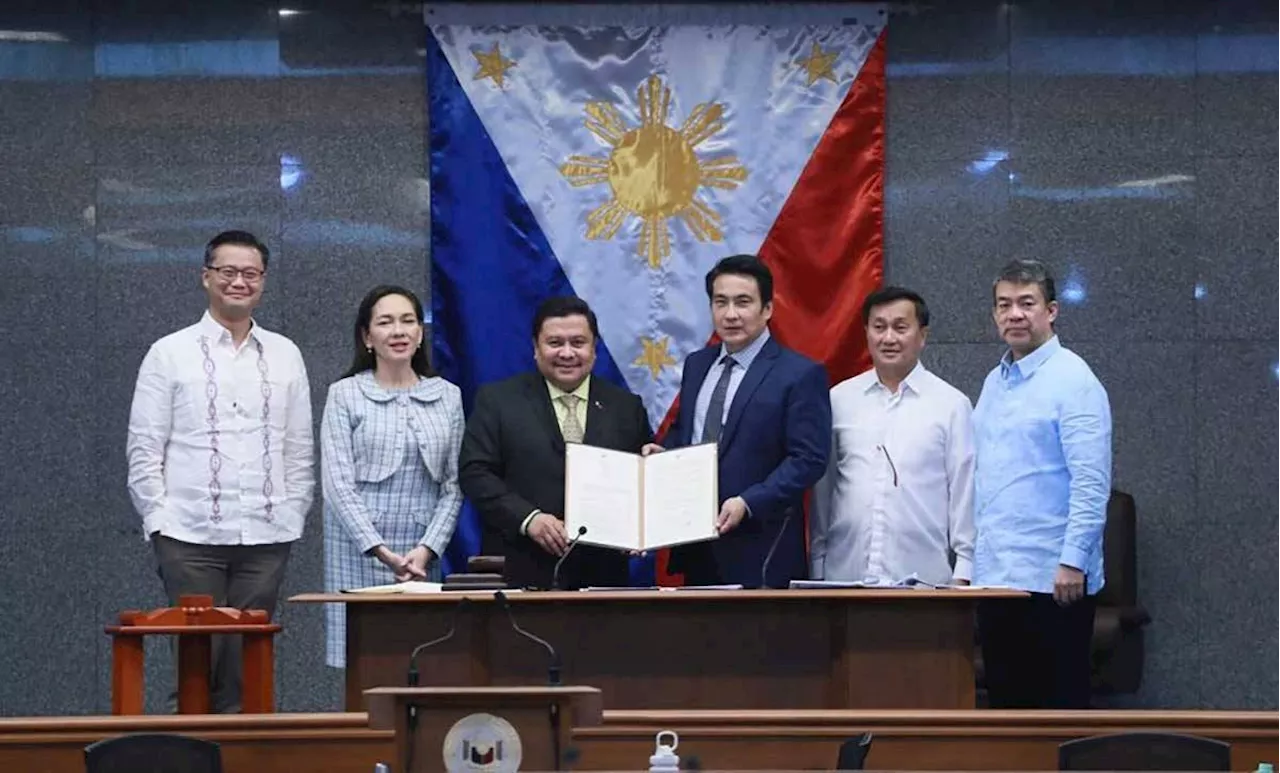 Senators pay tribute to PH Movie's Mother Lily