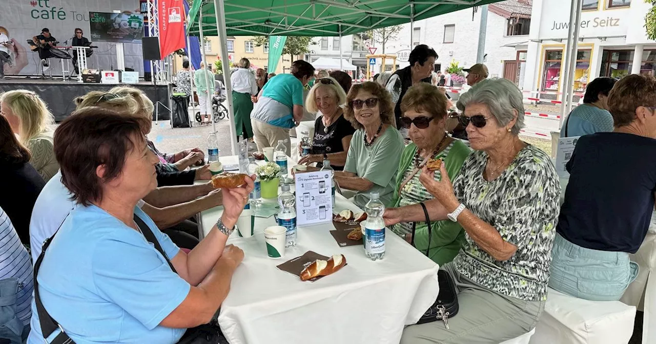 Volles Haus bei letztem Tour-Stopp: TT-Café feierte großes Finale in Reutte