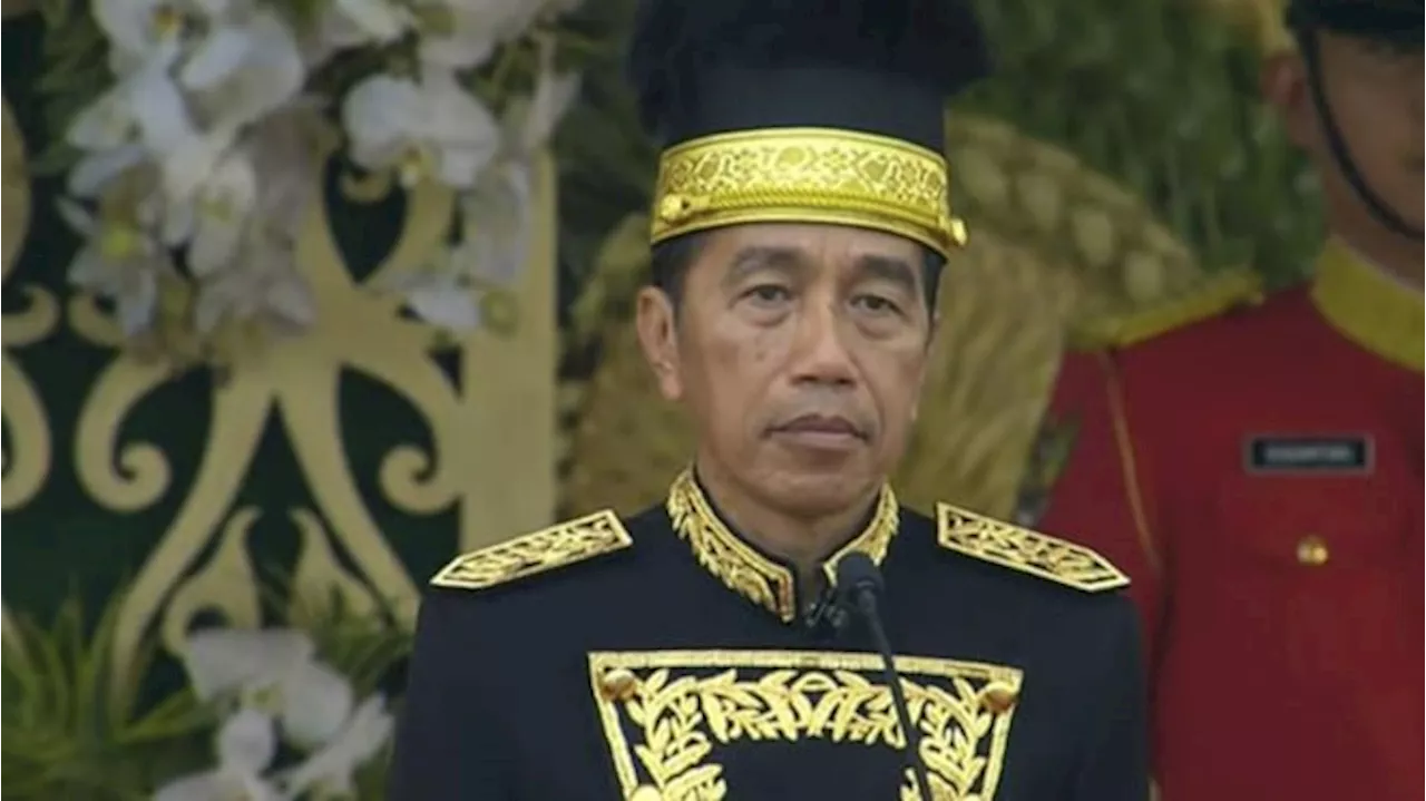 Pimpin Upacara HUT RI di IKN, Jokowi Pakai Kustin Pakaian Adat Kalimantan Timur