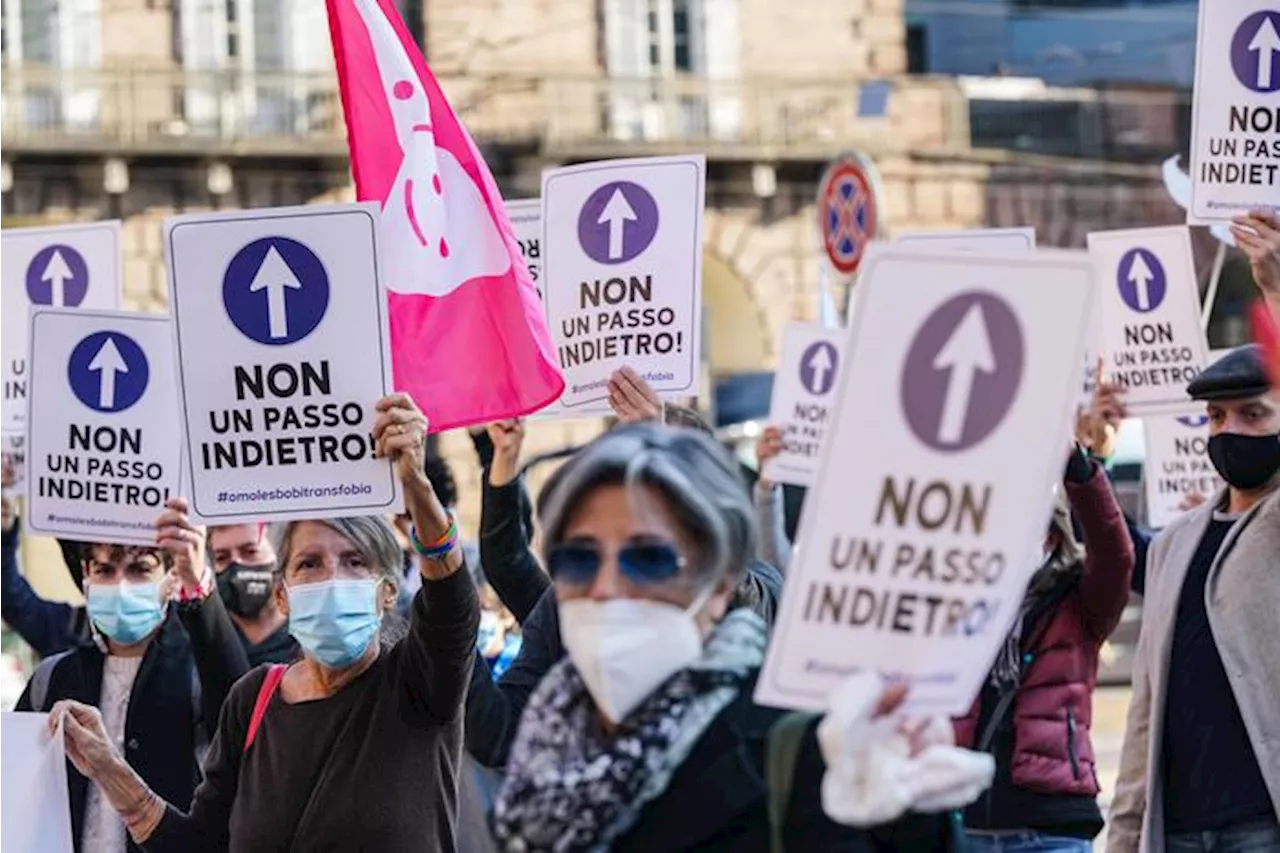 In Gran Bretagna la misoginia estrema verrà trattata come il terrorismo