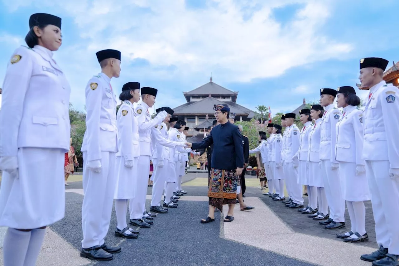 Paskibra Badung dapat penghargaan berupa uang Rp10 juta per orang