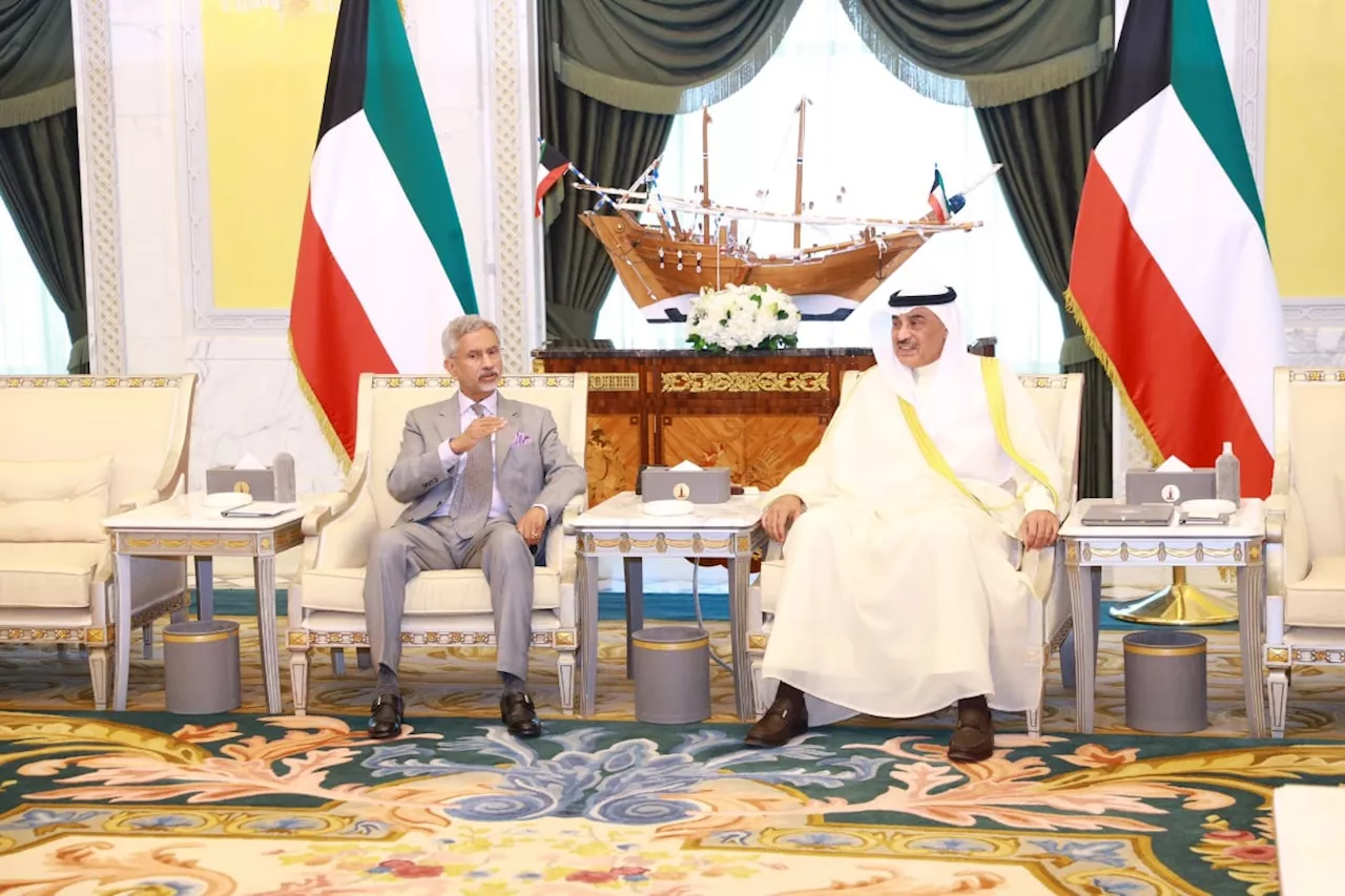 Indian Foreign Minister discusses political and security relations with Kuwaiti leaders