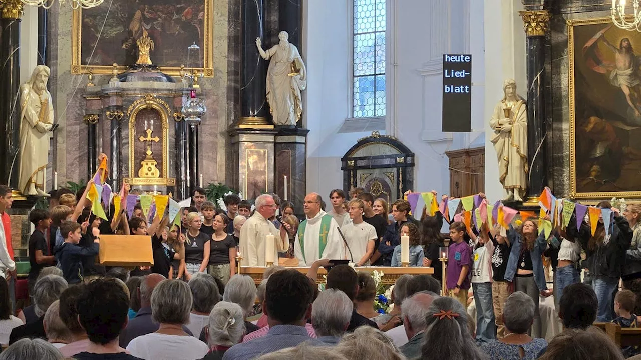 Volle Stadtkirche in Baden: Neue Pfarreileiter feierlich eingesetzt