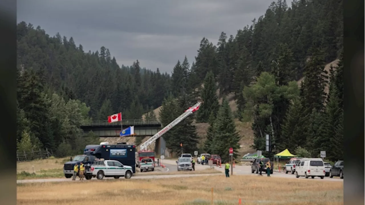 Miette Hot Springs reopens, but wildfire keeps rest of Jasper National Park closed