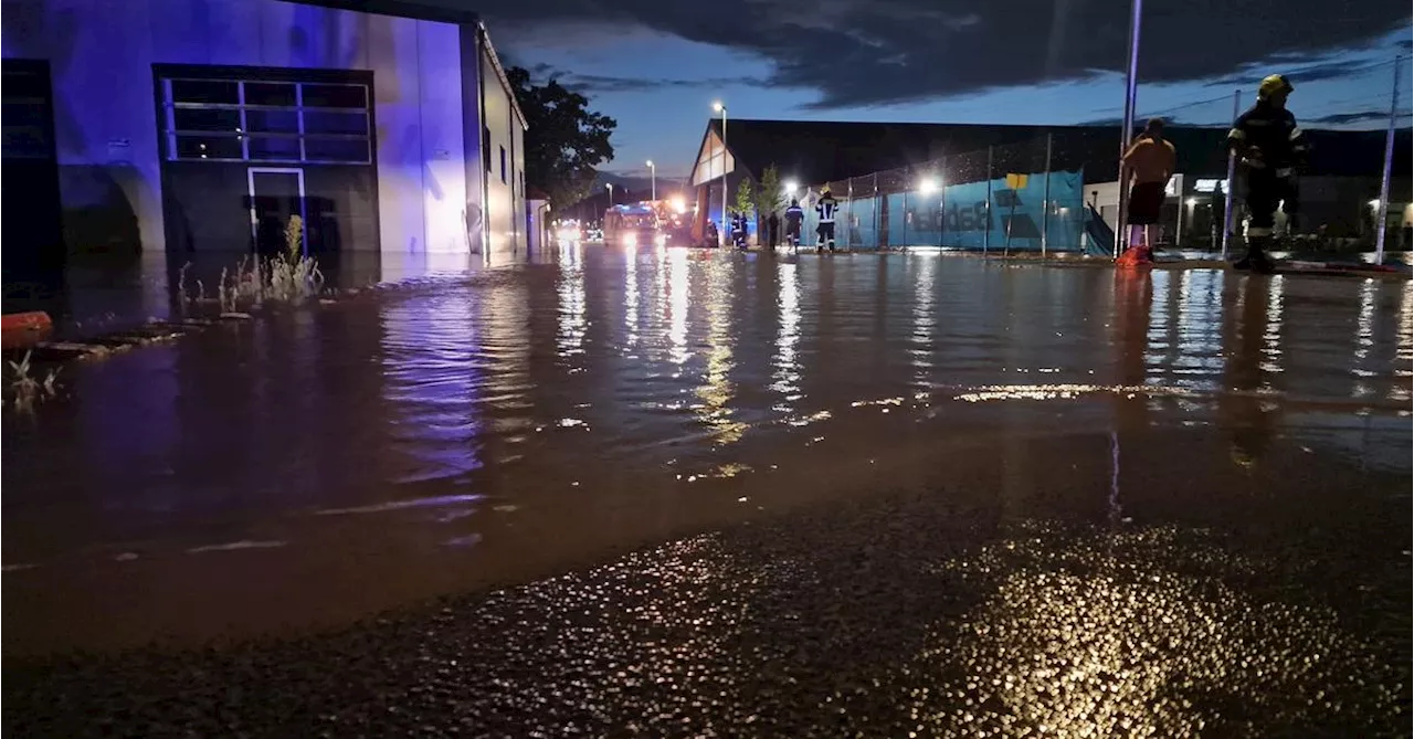 Unwetter: „Gravierende Schäden“ in Hollabrunn, Mure dringt in Zell am See in Haus ein