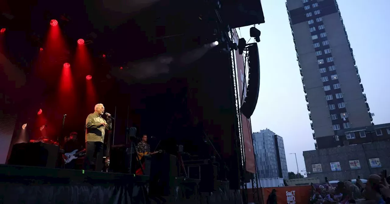 Crowds gather as Sir Tom Jones plays final show at Salt and Tar