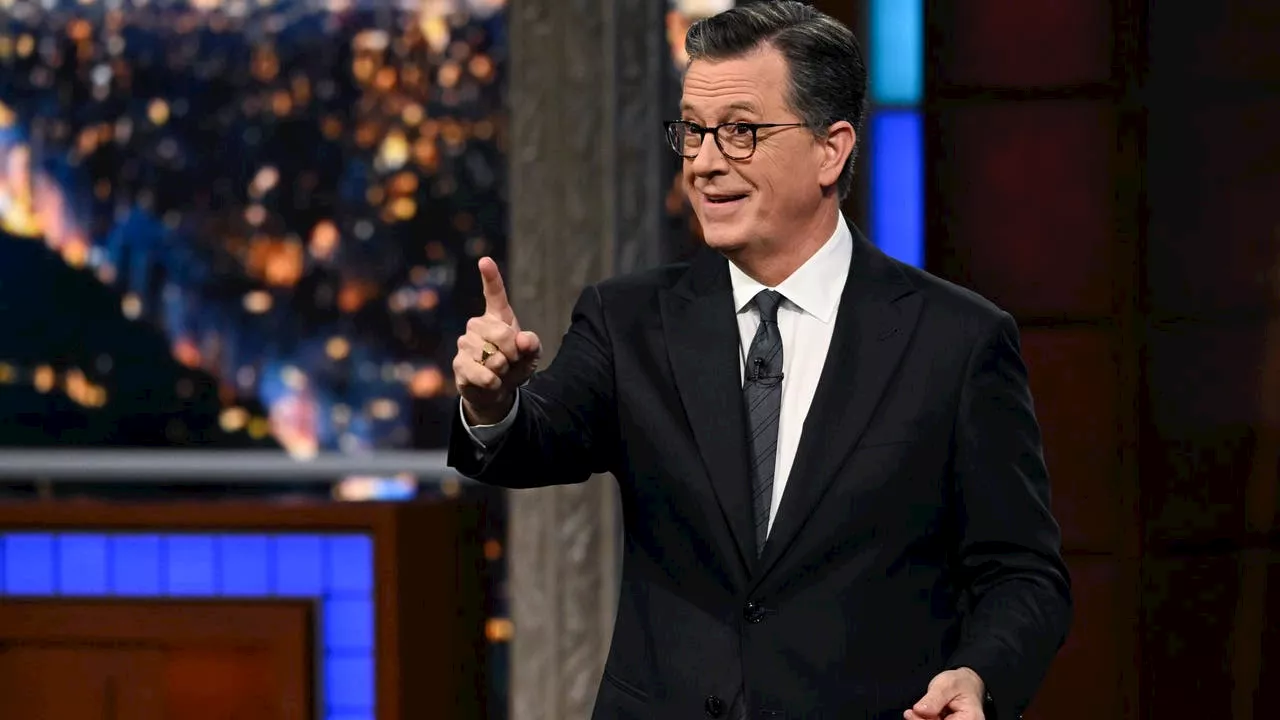 Stephen Colbert spotted at Chicago hot dog stand ahead of DNC