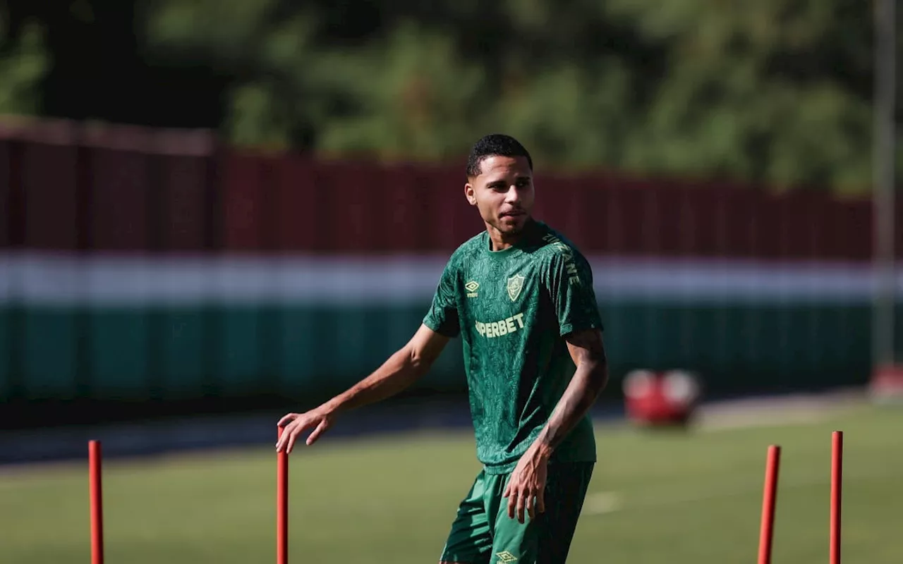 Fluminense encaminha venda de Alexsander para clube da Arábia Saudita