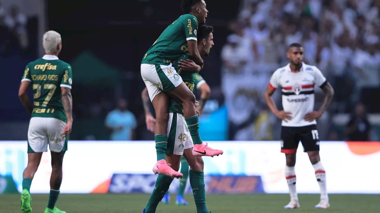 Flaco López marca no último lance, Palmeiras vence o São Paulo e segue no G4 do Brasileirão