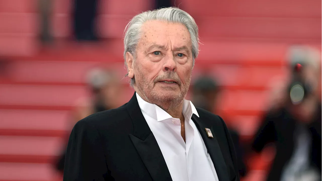 Mort d’Alain Delon : Ce jour où, jaloux, il avait viré un président de la République de chez lui