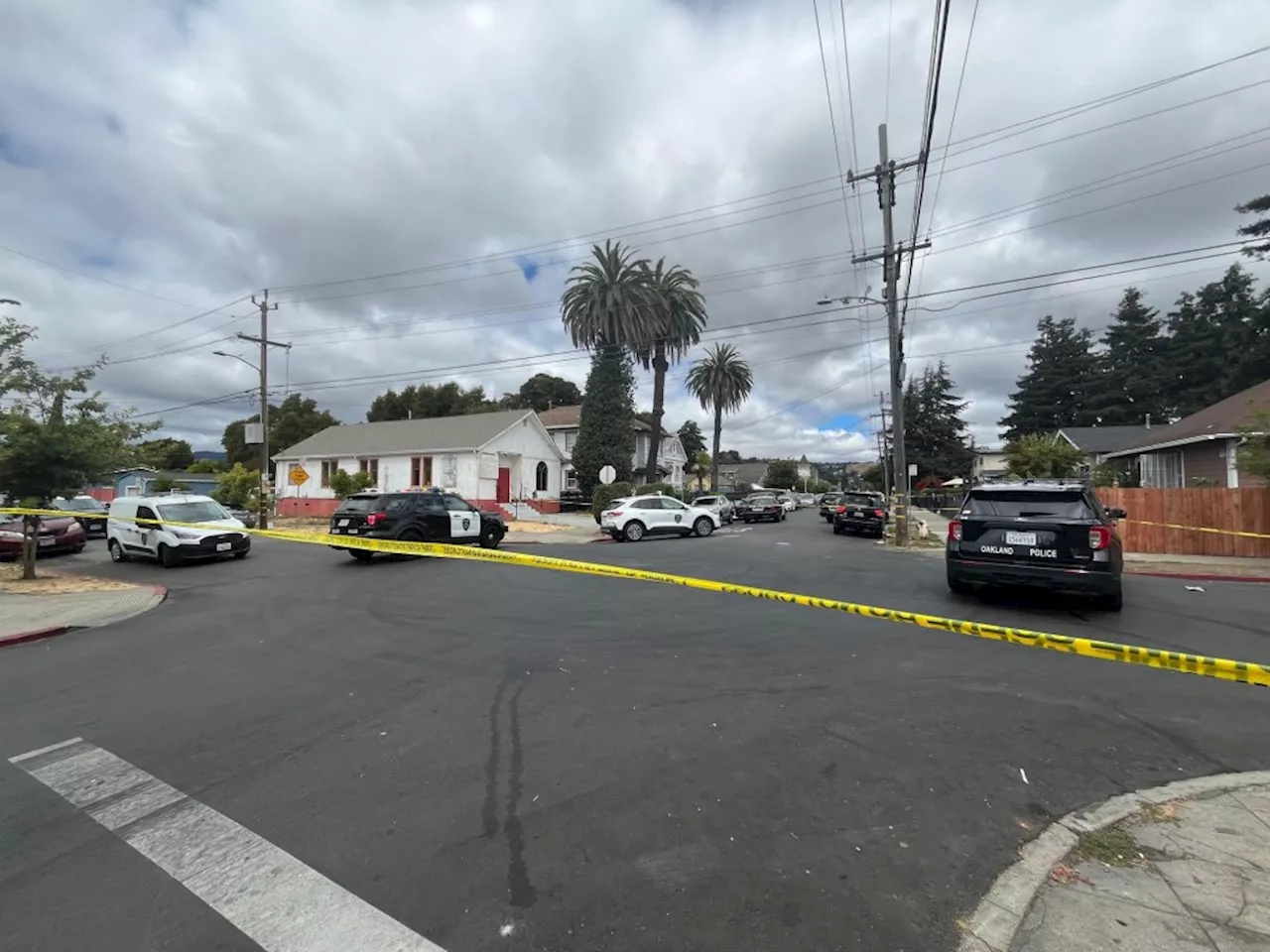 Suspect in East Oakland quadruple shooting remains at large