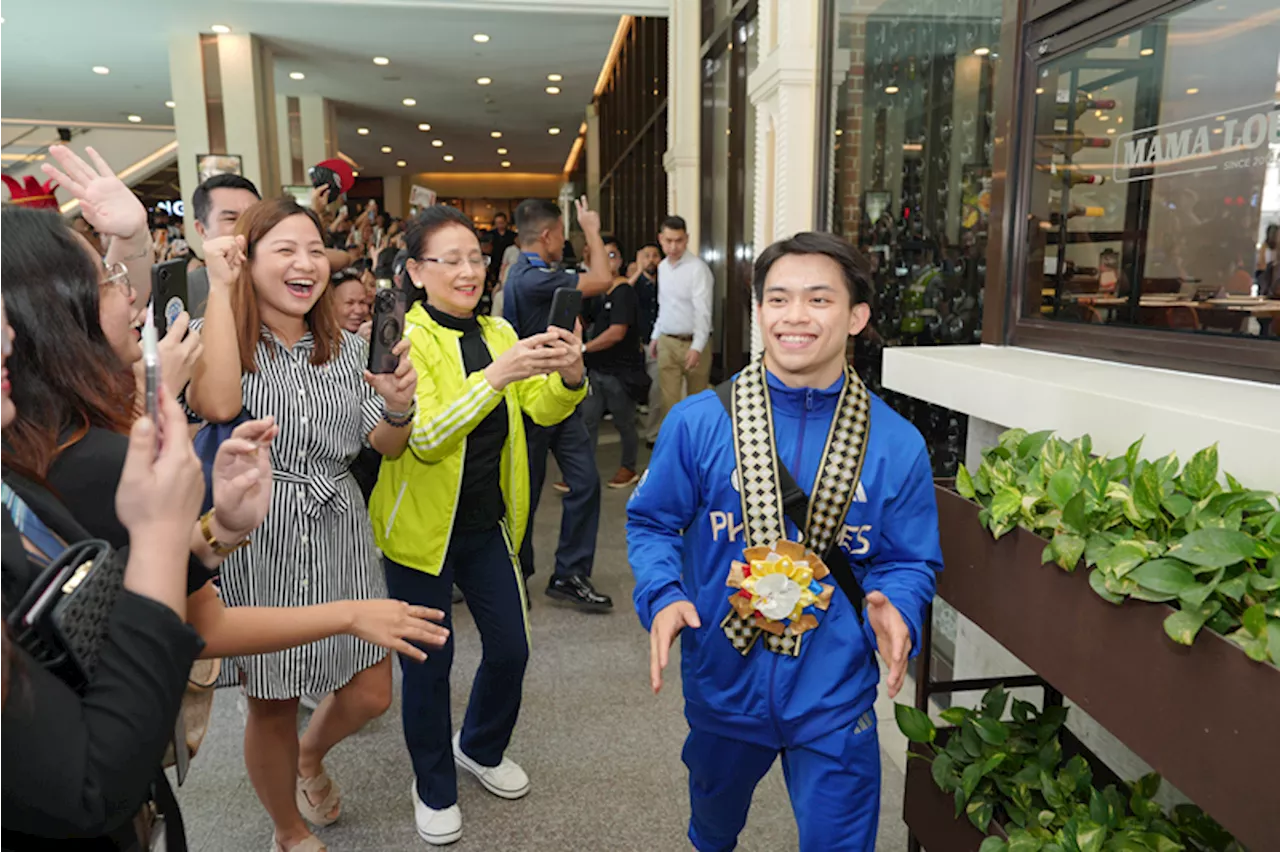 This is how Carlos Yulo was welcomed by the McKinley Hill community