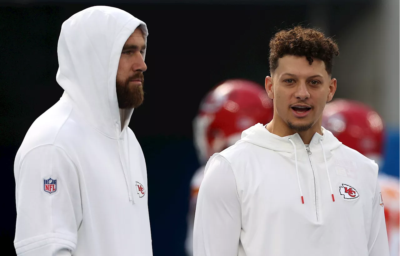 Chiefs' Patrick Mahomes Attempted Behind-the-Back Pass to Spite Travis Kelce