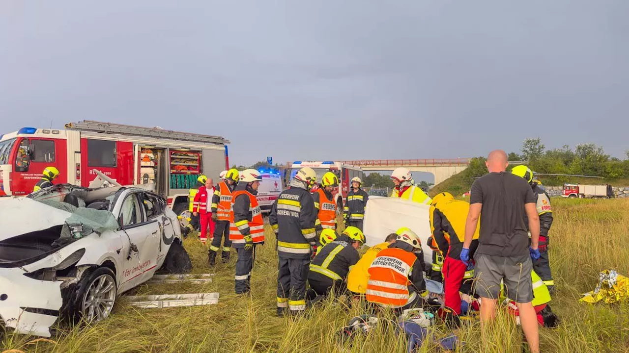 Königsbrunn: Schwierige Rettung des Pkw-Lenkers