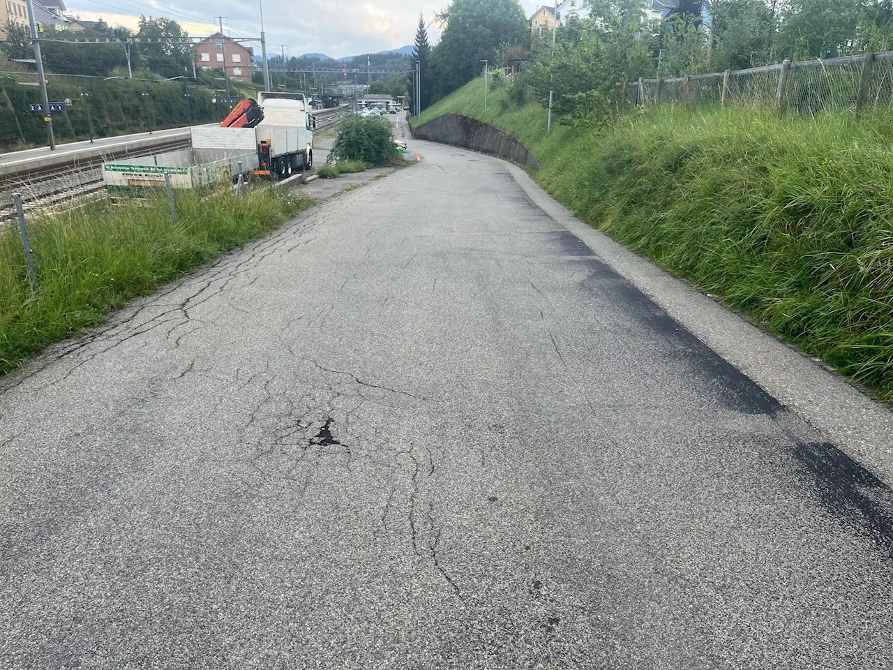 Flawil SG: Verkehrsunfall bei der Westausfahrt am Bahnhof zwischen Roller und Kickboard