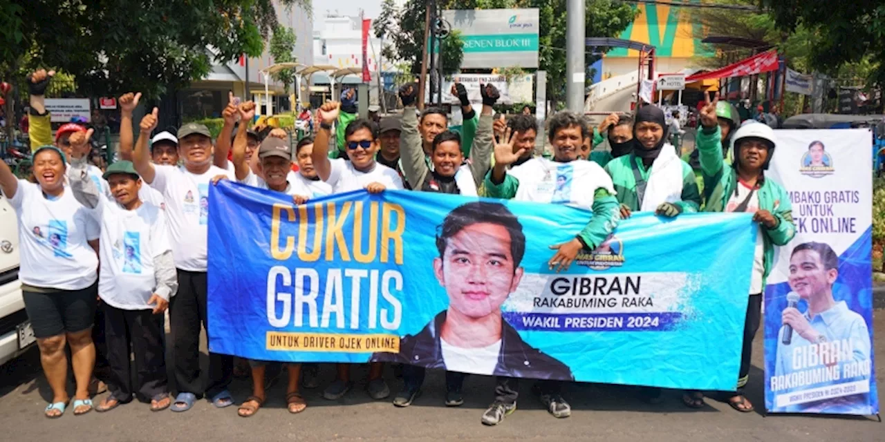 Relawan Mas Gibran Berbagi Sembako untuk Driver Ojol di Jakarta