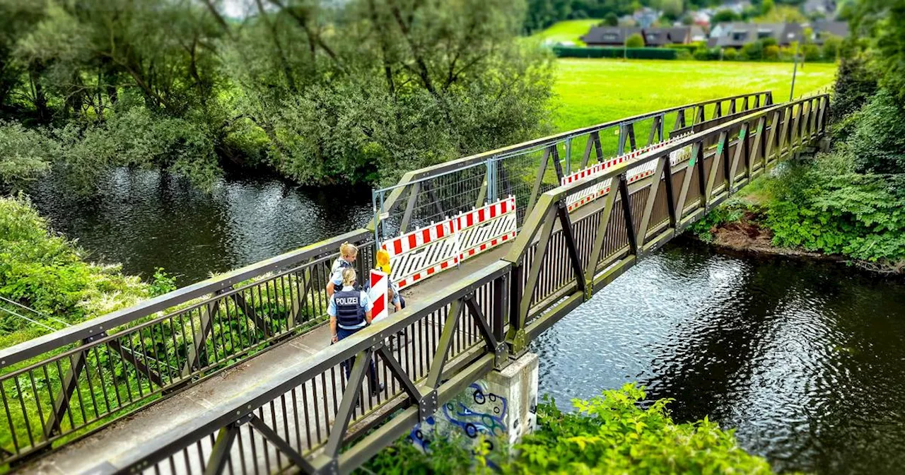 Leichlingen: Unbekannte sprengen Loch in Juckelbrücke