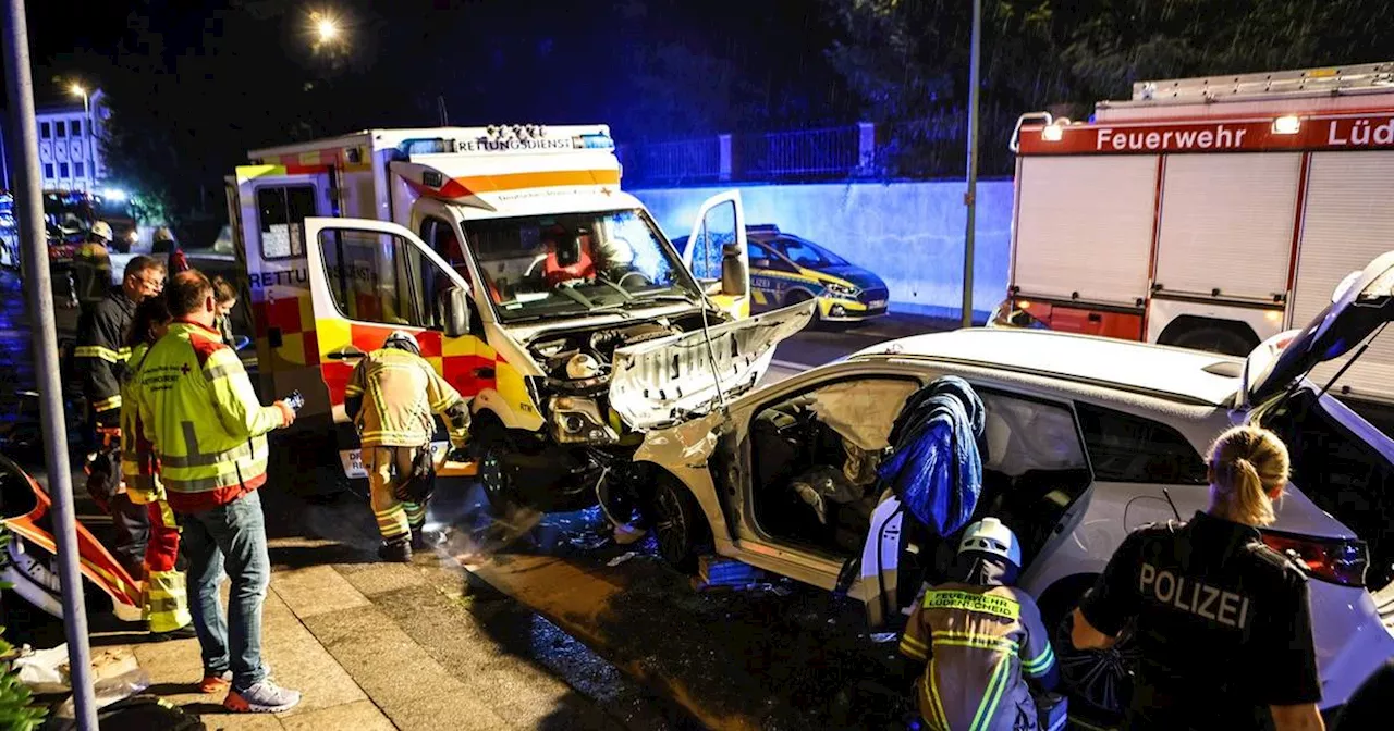 Lüdenscheid: Sechs Verletzte bei Unfall mit Rettungswagen