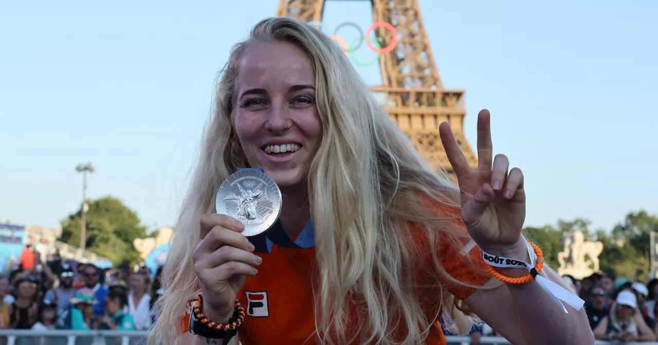 Manon Veenstra bedolven onder aandacht na olympisch zilver: 'Hoe ben ik hier terechtgekomen?'