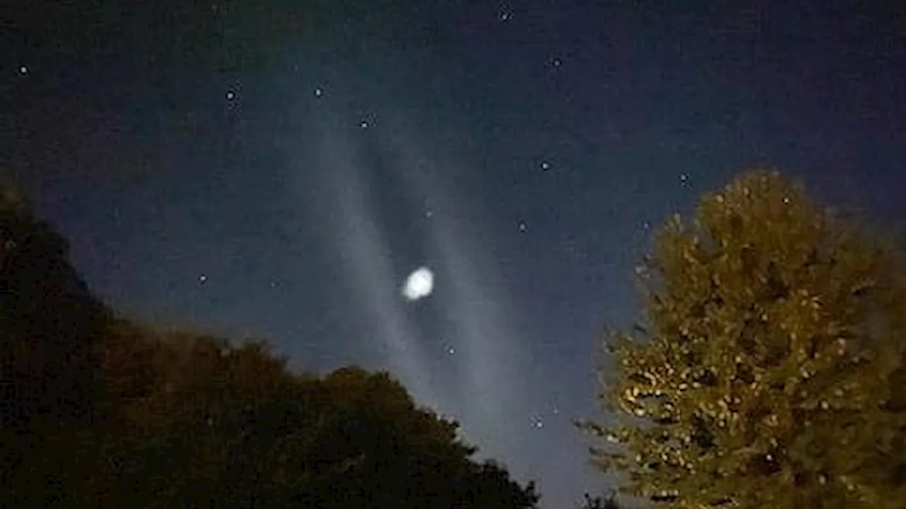 Flere undrer sig over mystisk lys på himlen – her er mulig forklaring
