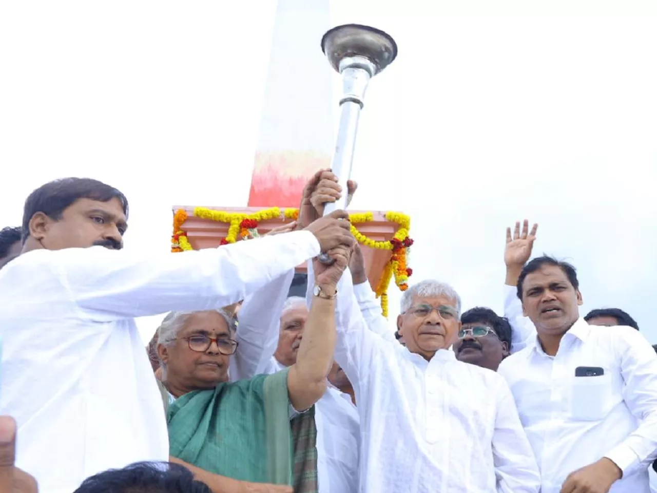 जोपर्यंत लोक धर्मांतरण करत नाहीत तोपर्यंत आरक्षणाला धोका नाही; प्रकाश आंबेडकर यांचे खळबळजनक वक्तव्य