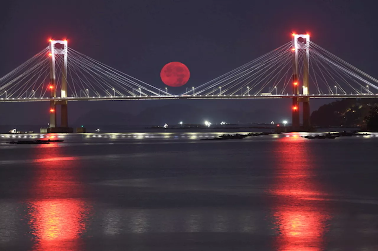 La prima superluna dell'anno nei cieli della Spagna