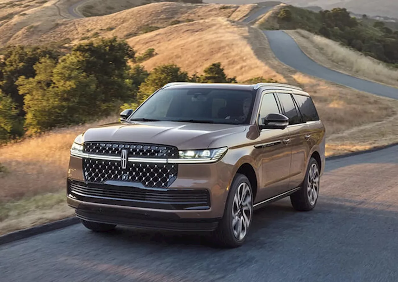 Lincoln Navigator 2025: cambia look e conferma V6 biturbo