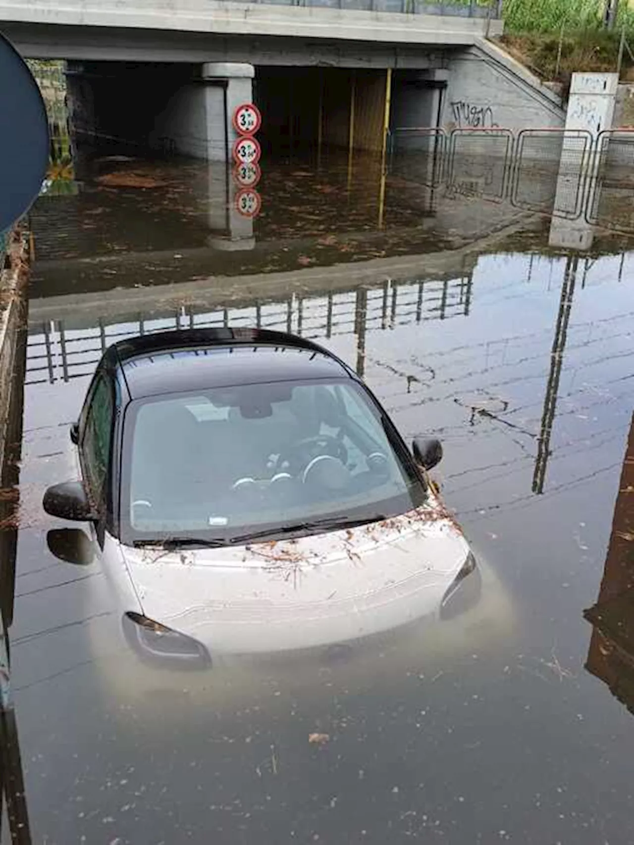 Maltempo, allagamenti e sottopassi chiusi a San Benedetto