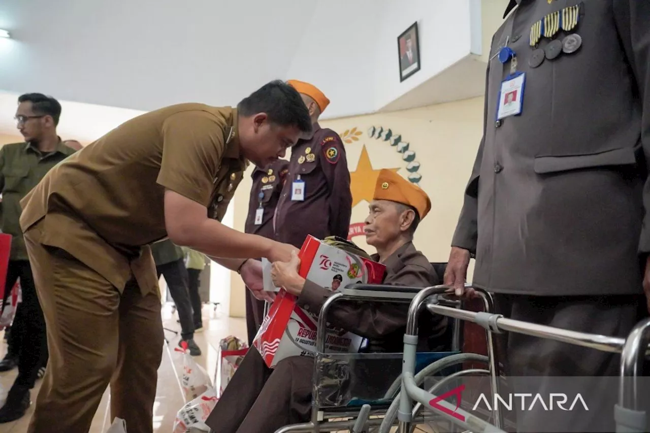 Bobby Nasution beri bantuan dan renovasi gedung veteran di Medan