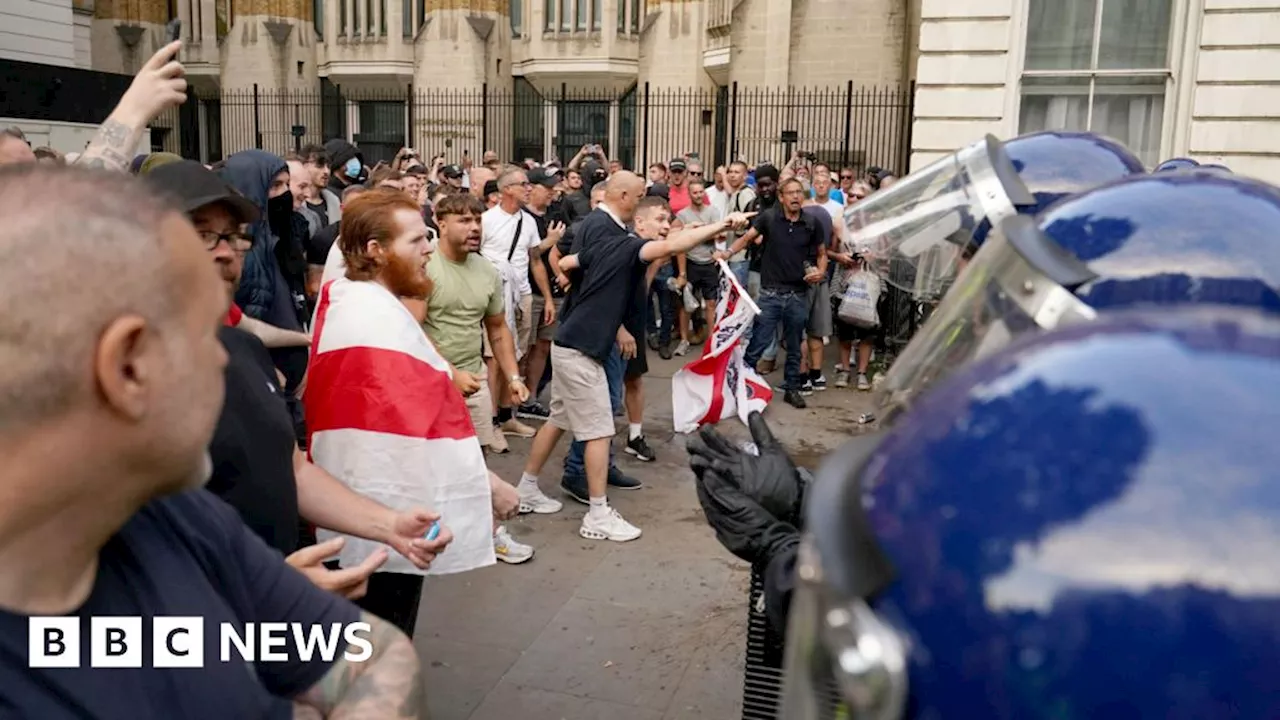 London disorder: Protester jailed after chanting at police