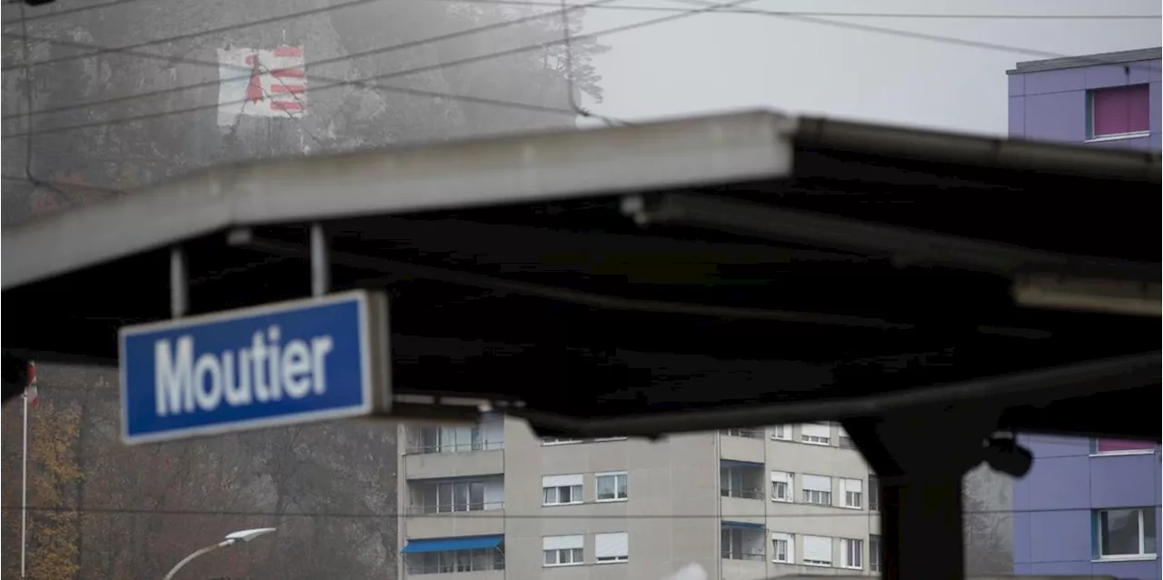 Moutier: Jugendliche bedrohen Frau mit Messer