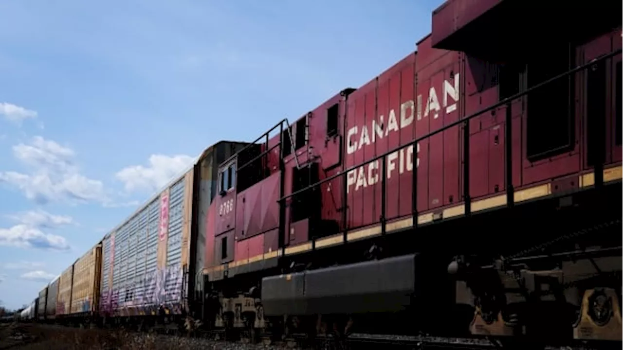 Labour minister to meet with rail companies, union as deadline to avoid massive shutdown looms