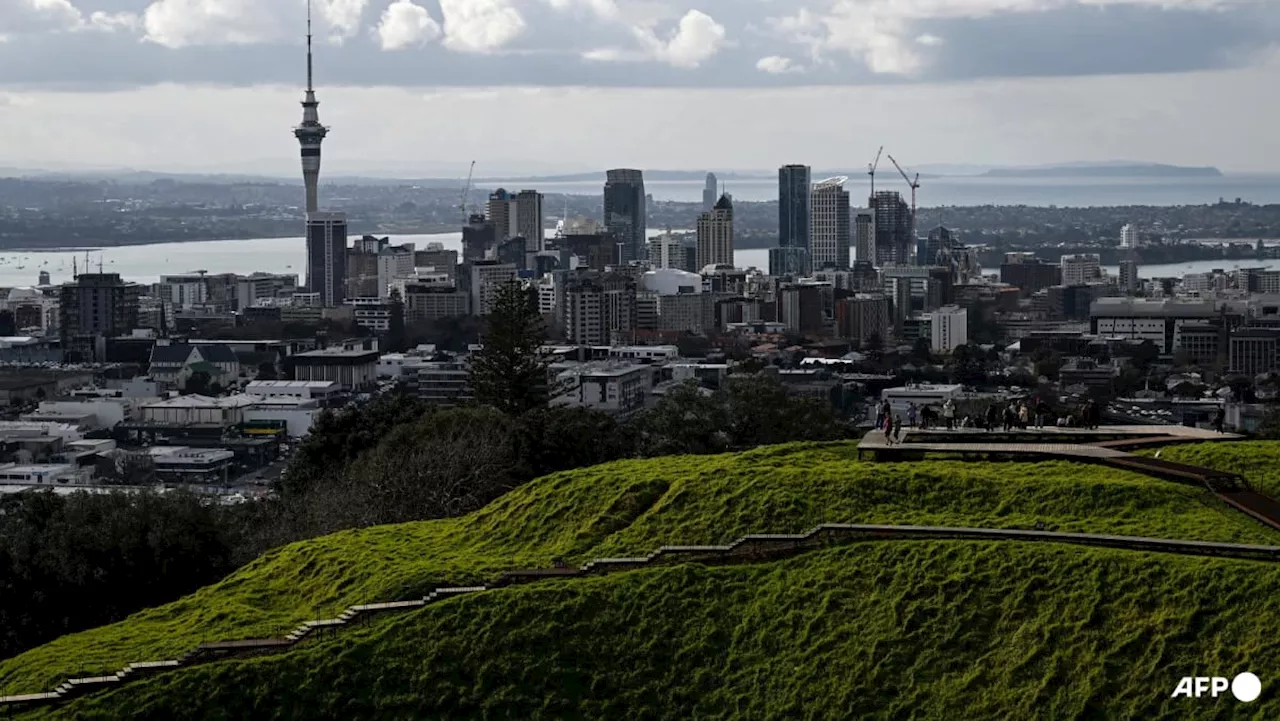 New Zealand population growth stalls as Kiwis flee the nest