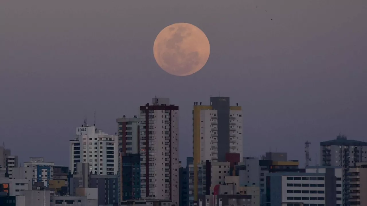 Superlua azul: como observar fenômeno raro que acontece nesta segunda (19)