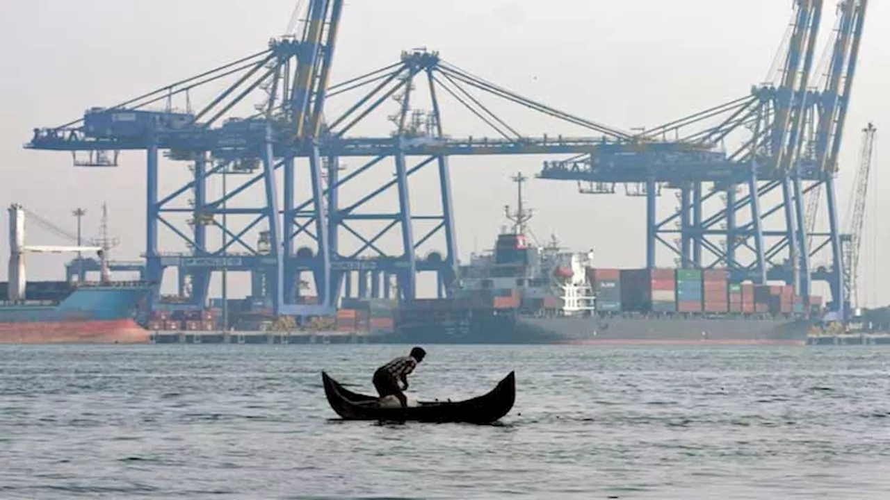 Indian port workers to go on strike to demand better wages