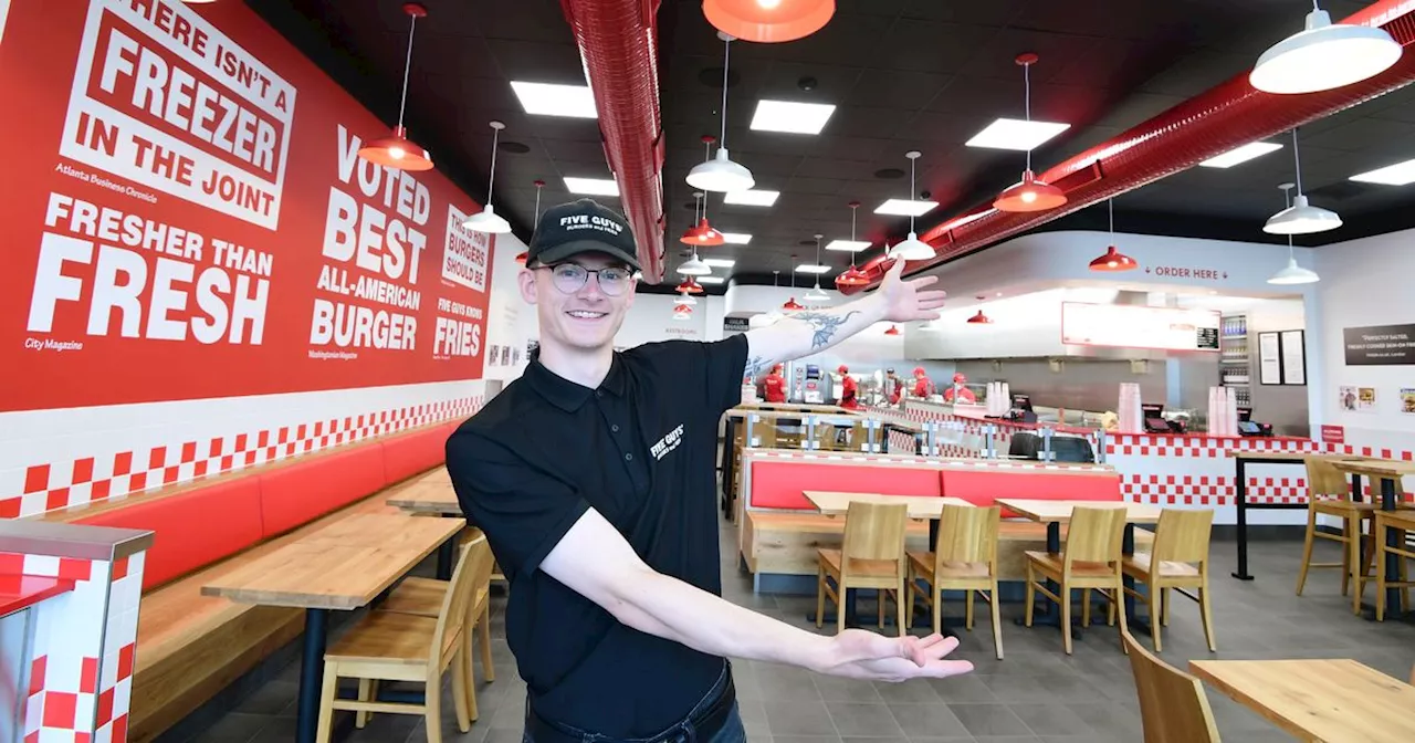 'Big hit' fast food chain opens new Liverpool restaurant