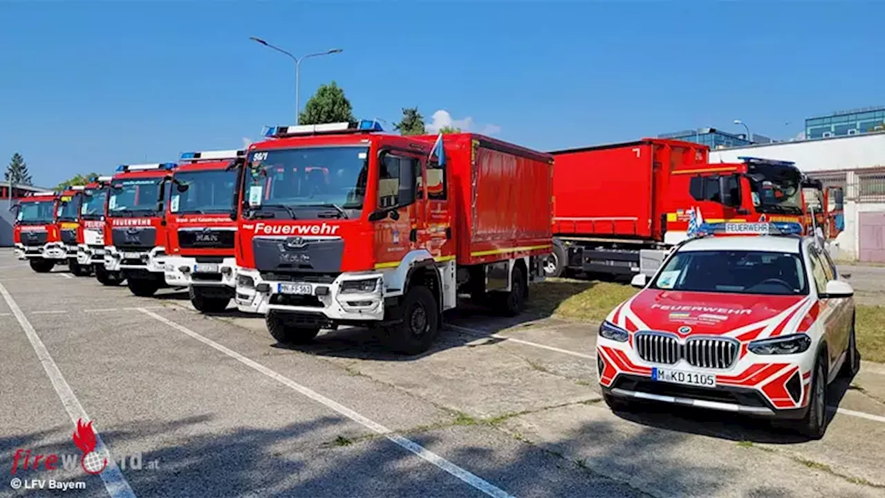 Hilfskonvoi der bayerischen Feuerwehren für die Ukraine bringt 20 t Feuerwehrausrüstung und acht Fahrzeuge nach Krakau