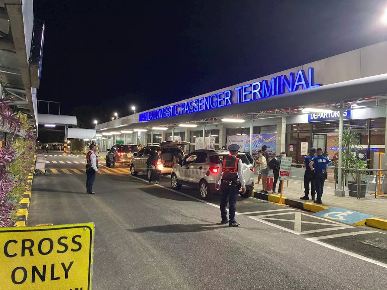 San Miguel-led group mulls fees for vehicles parked for over 10 minutes at NAIA curbside