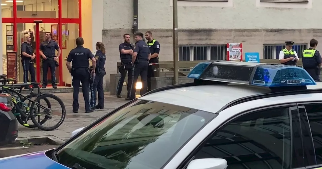 Polizei erschießt Frau bei Messerangriff in Supermarkt