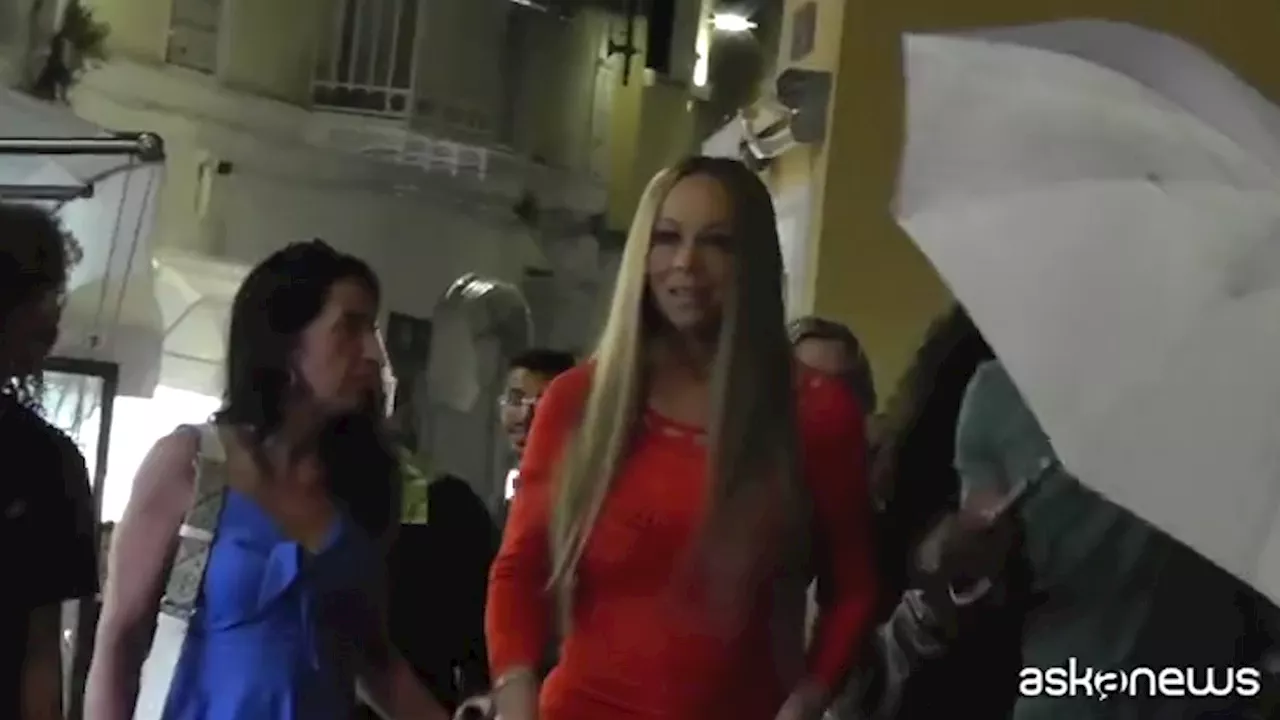 Mariah Carey a Capri, passeggiata con la pioggia e calda accoglienza