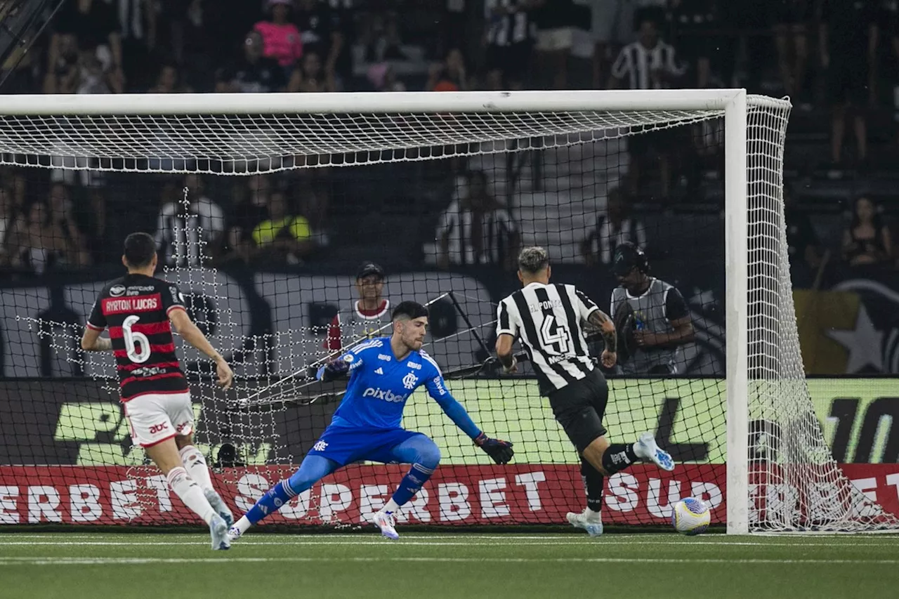 Botafogo vence Flamengo nos dois turnos do Brasileirão pela primeira vez na era dos pontos corridos