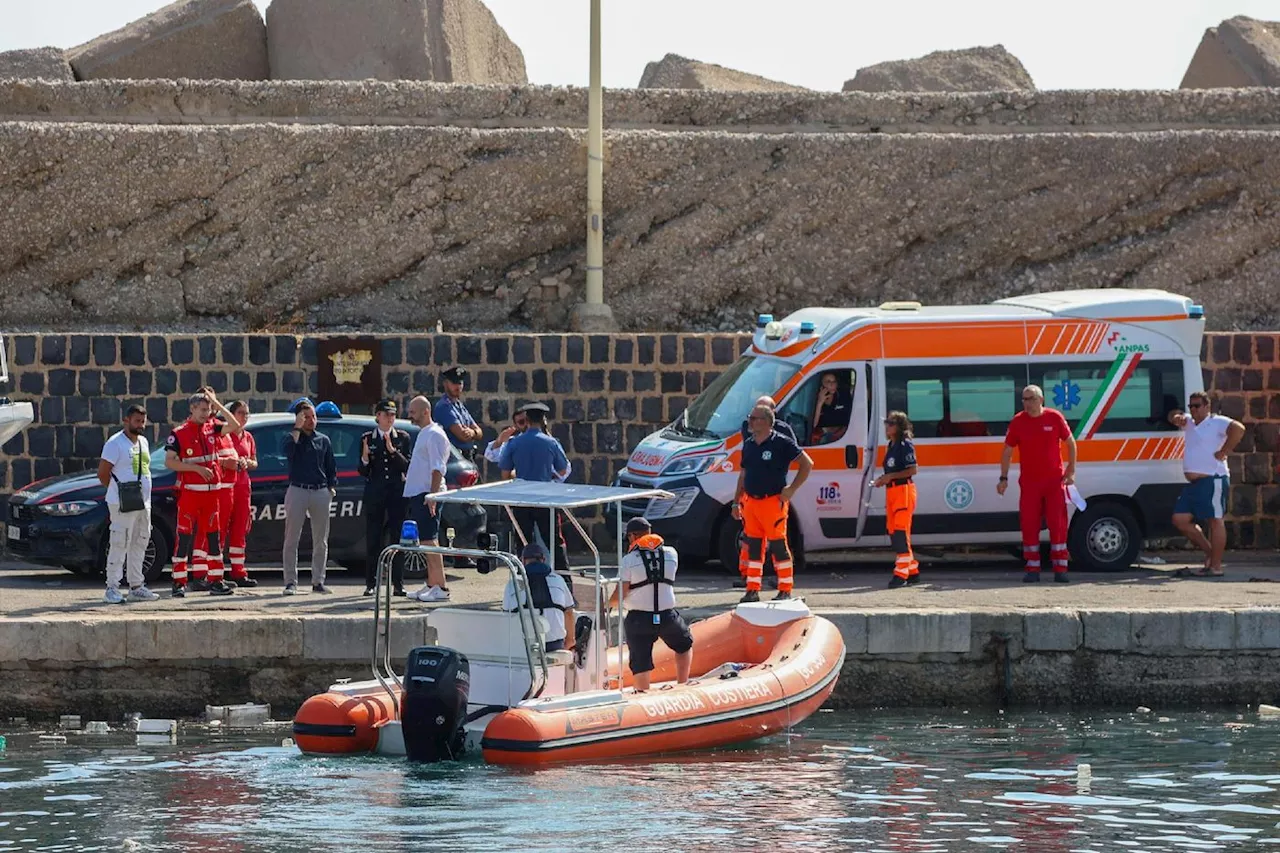 Italie: un mort et six disparus dans le naufrage d'un super-voilier en Sicile