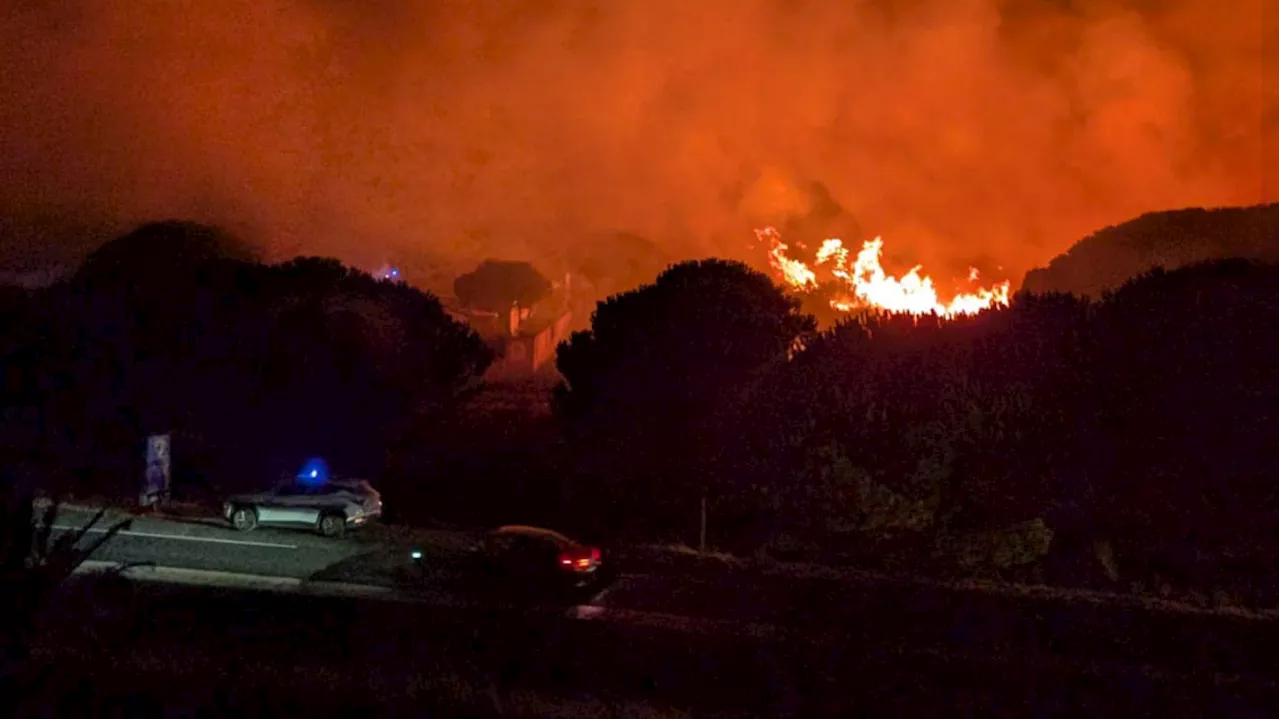 Pyrénées-Orientales : un incendie touche un camping de Canet-en-Roussillon, 3000 vacanciers évacués