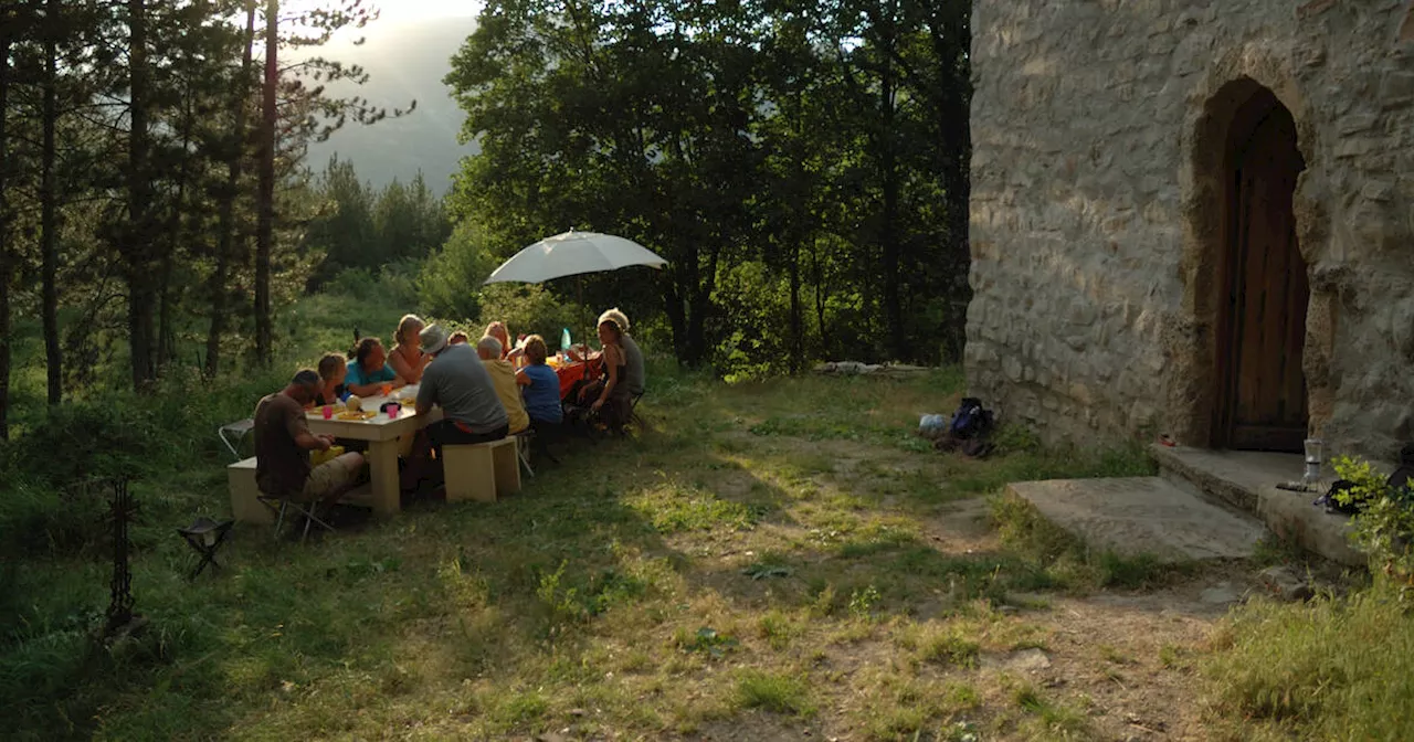 Dans les Alpes-de-Haute-Provence, les chemins arty d’Andy Goldsworthy