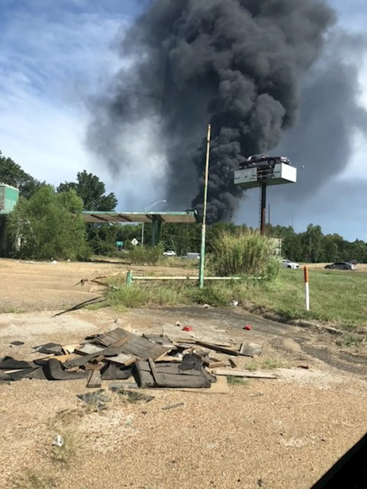 Jackson fire didn’t exceed pollution limits, MDEQ says