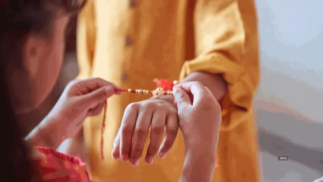 Raksha Bandhan 2024 : भद्रा के खेल से रक्षाबंधन को लेकर असमंजस में बहनें, जानें आज राखी बांधने का शुभ मुहूर्त