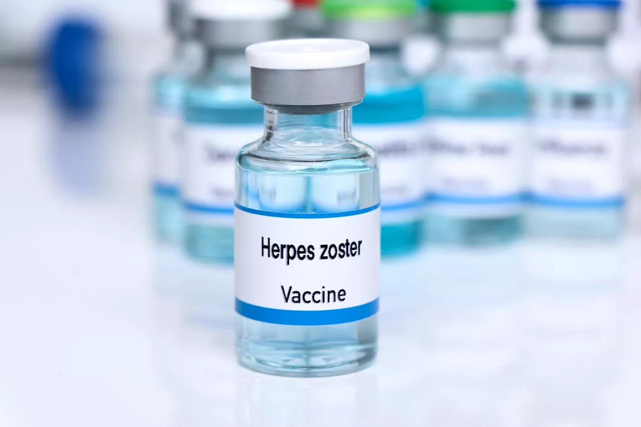 APOE ε4 carrier status increases the long-term cognitive decline risk associated with herpes zoster